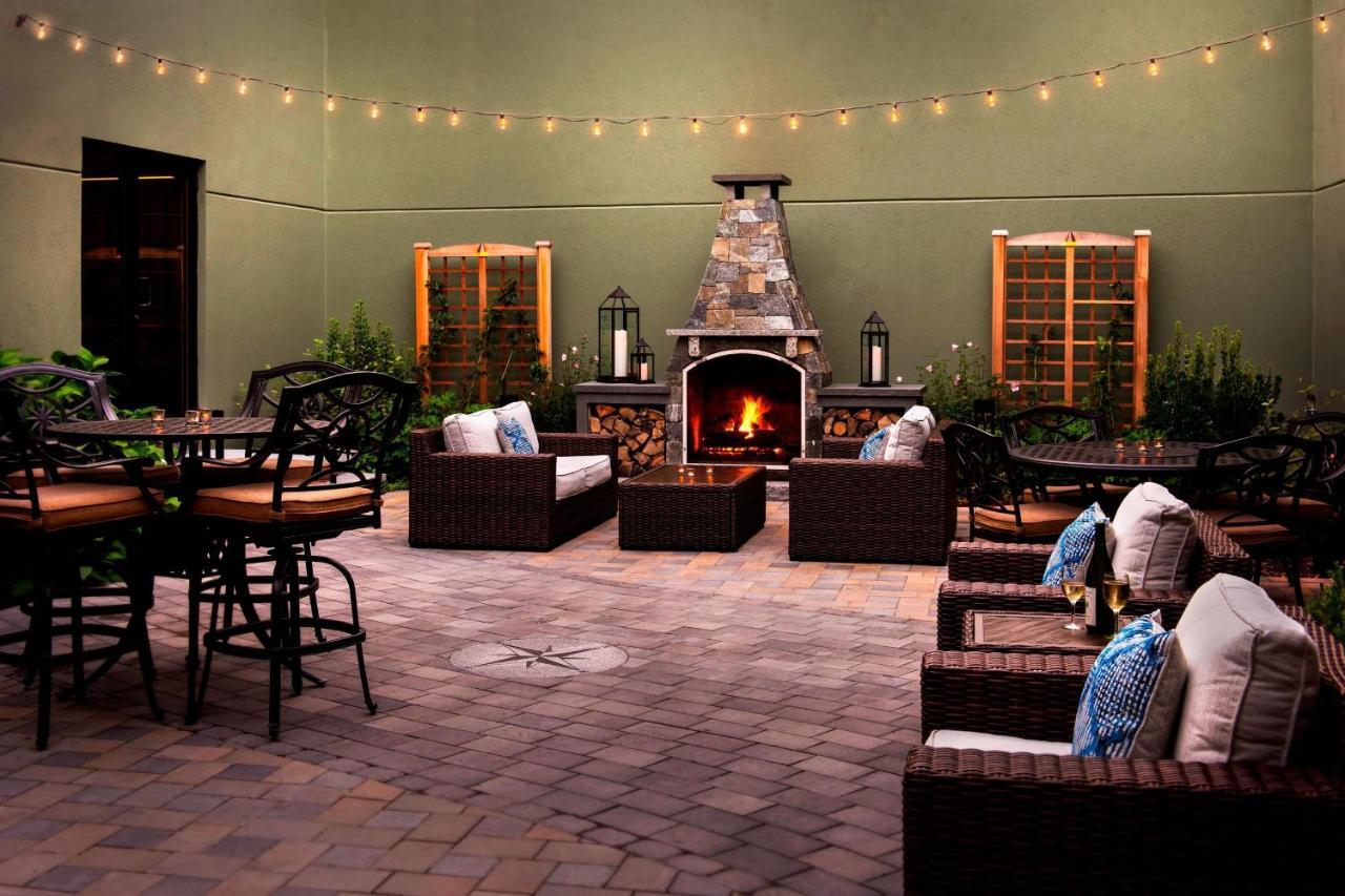 Boston Marriott Peabody Hotel Bagian luar foto